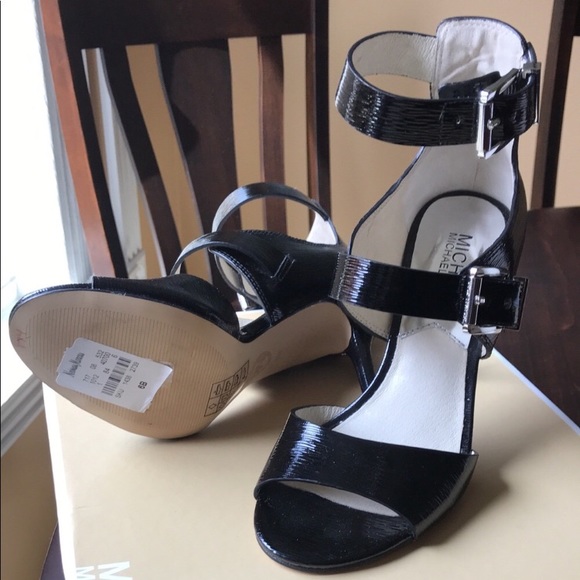 MICHAEL KORS ADRIANA HEELS🛍 - Picture 5 of 5